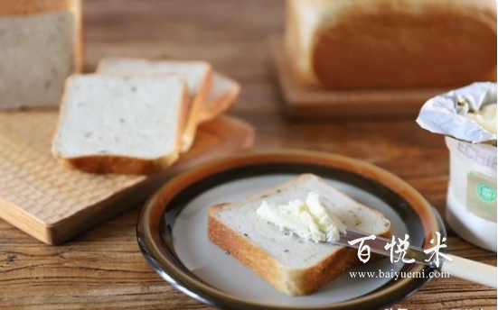 教你做各種烘焙面包，黑胡椒龐多米面包，真好吃